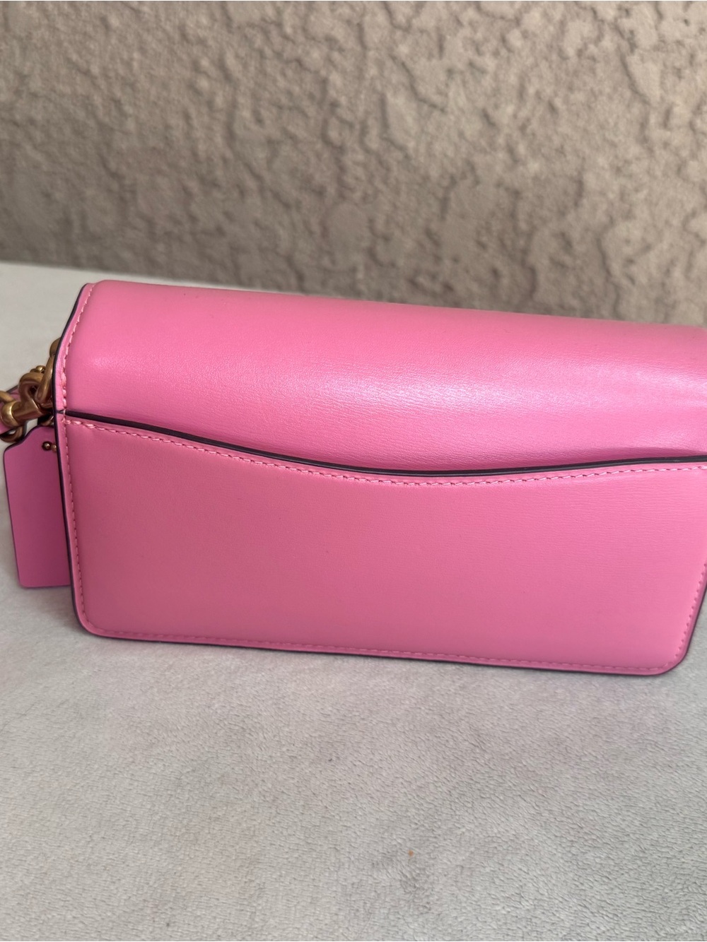 ๐ Coach Fuchsia Pink Leather Small Tabby 20- Gold C-Clasp. Like ๐ - Picture 3 of 13